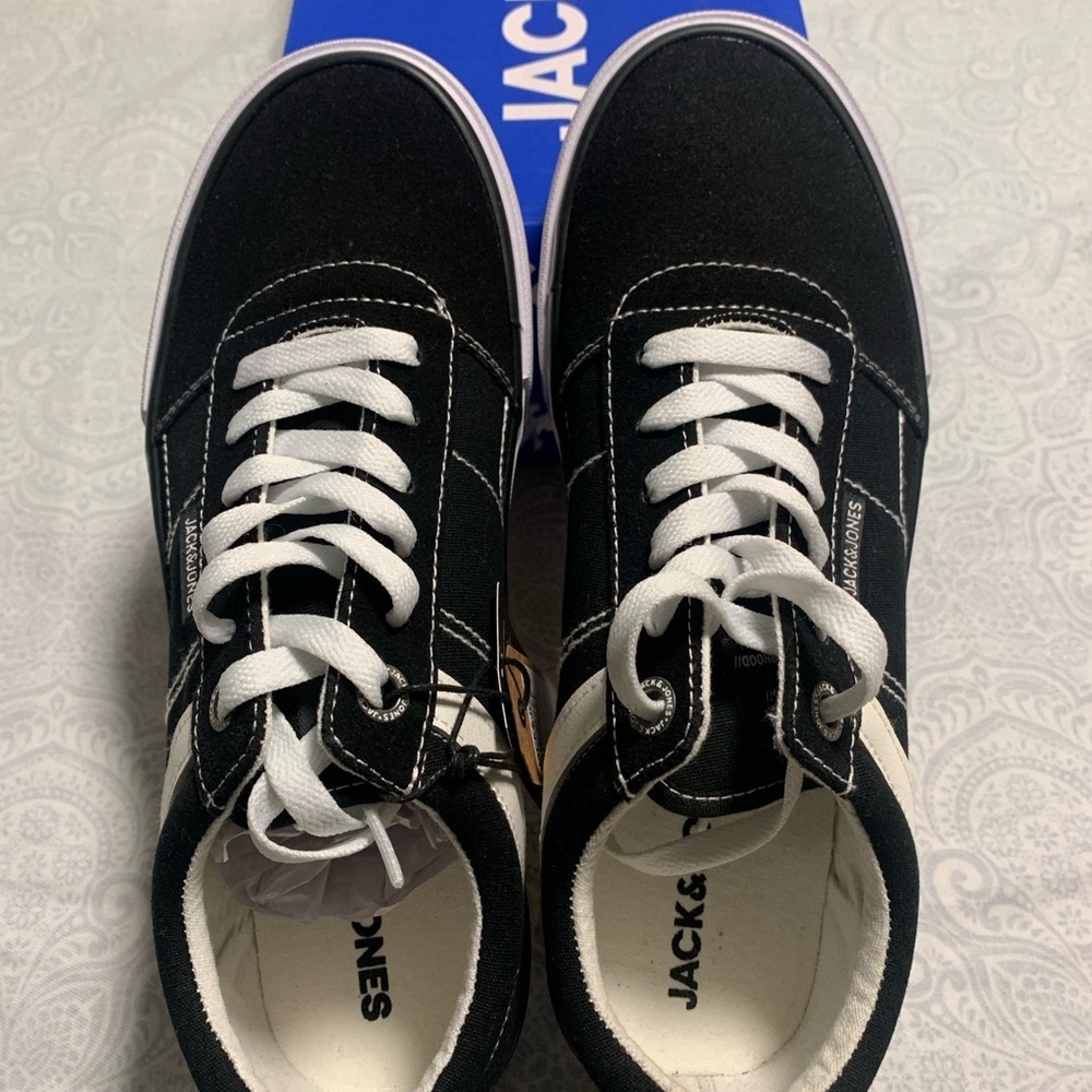 Jake & Jones Sneakers